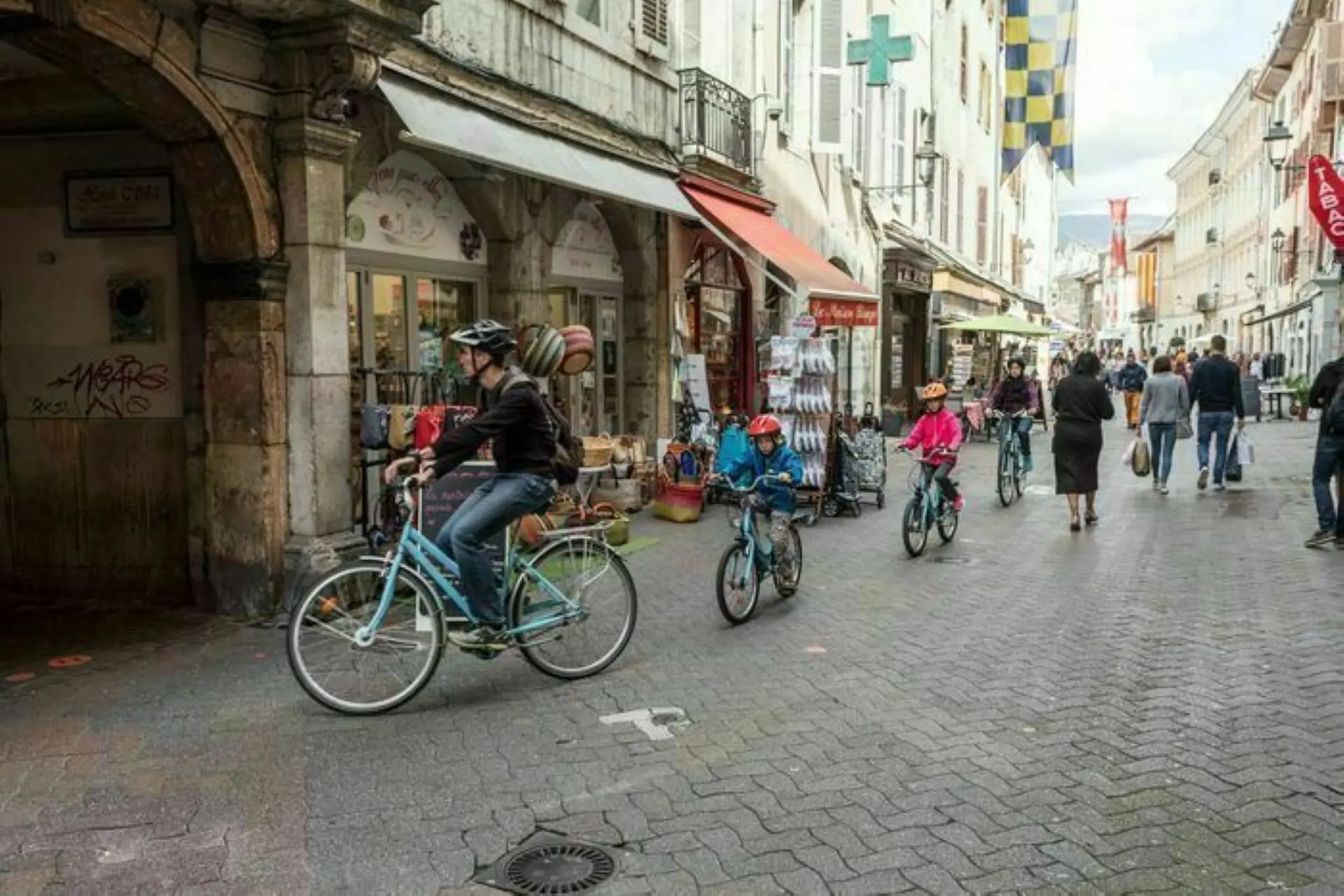 Balade à vélo dans le centre historique de Chambéry