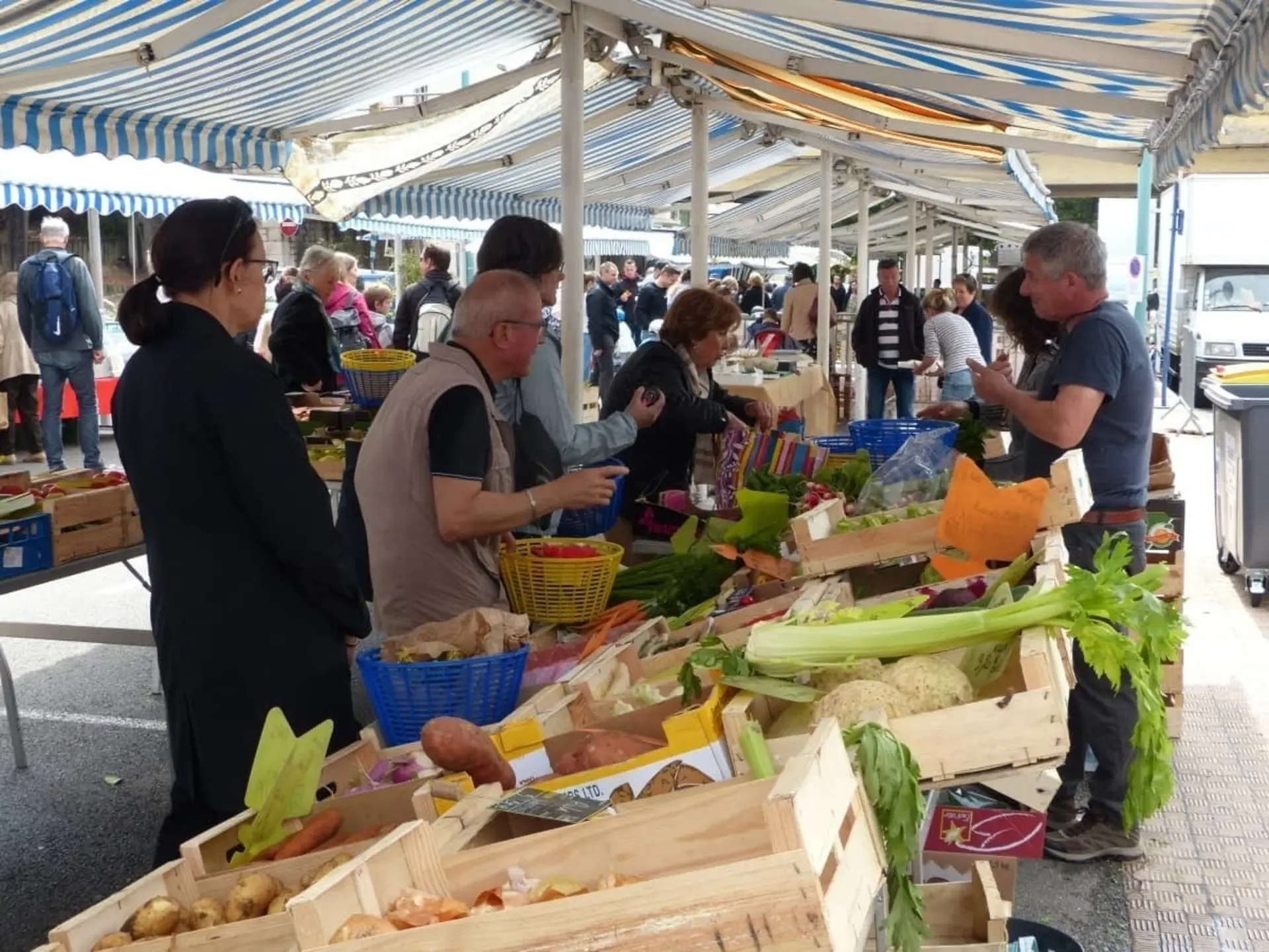 Etales de fruits et légumes