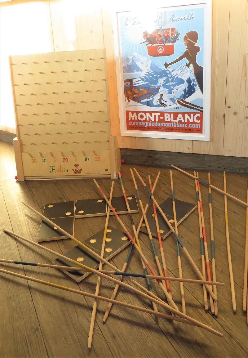 Photo jeux en bois prise dans l'office