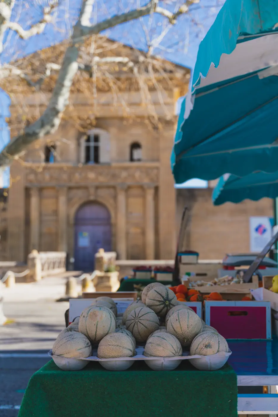 Marché regulier de la Tour d'Aigues