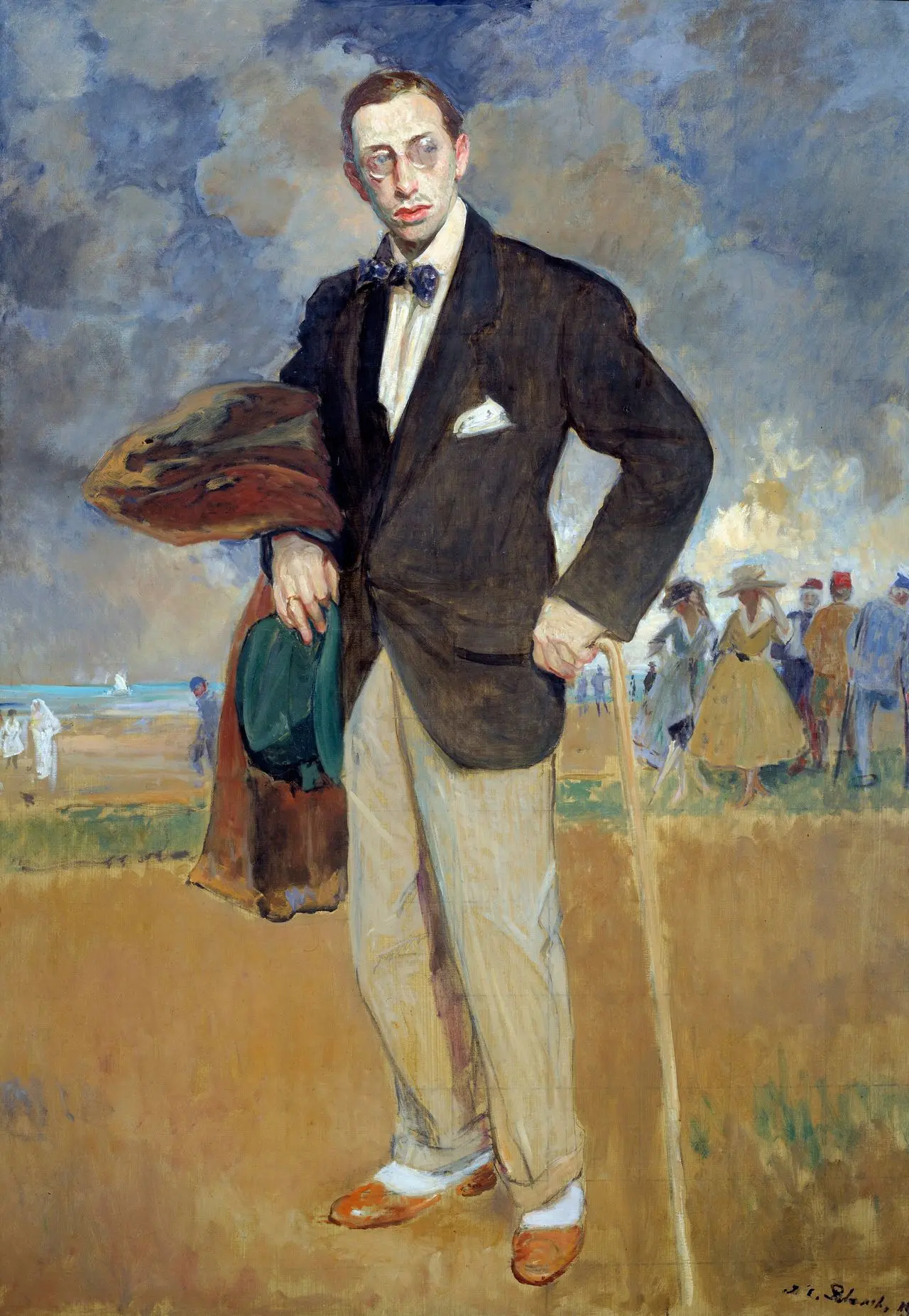 Une peinture de Stravinsky se tenant debout. Il a sa canne dans la main gauche et la veste sous le bras droit.