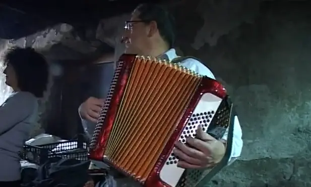 Un peu de musique pour donner du coeur à l'ouvrage!