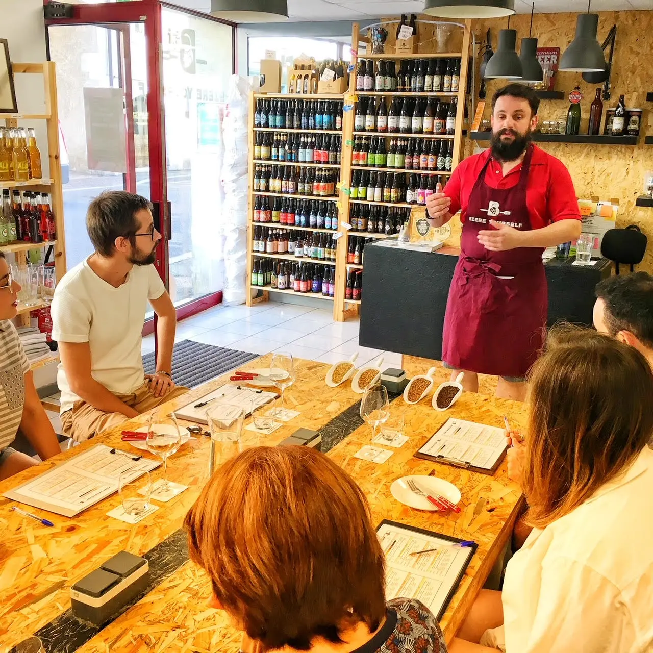 Photo du brasseur animant l'atelier