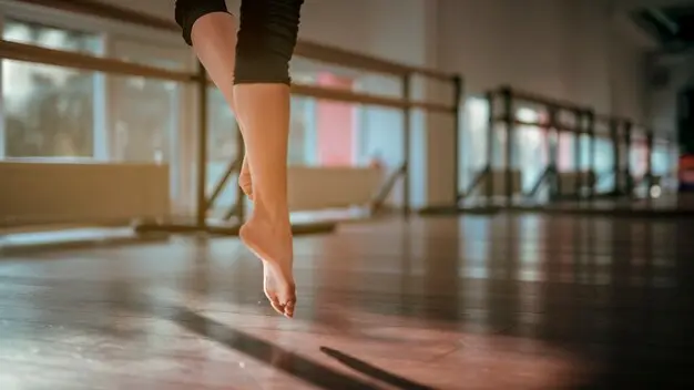 Gros plan femme pied danseur