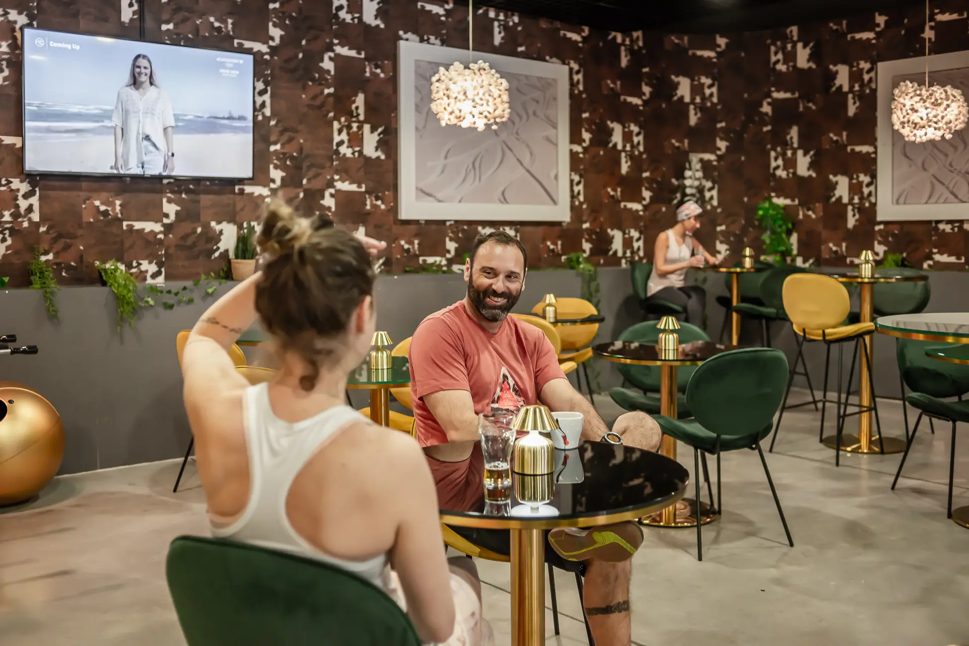 Espace lounge du Centre Aquasportif
