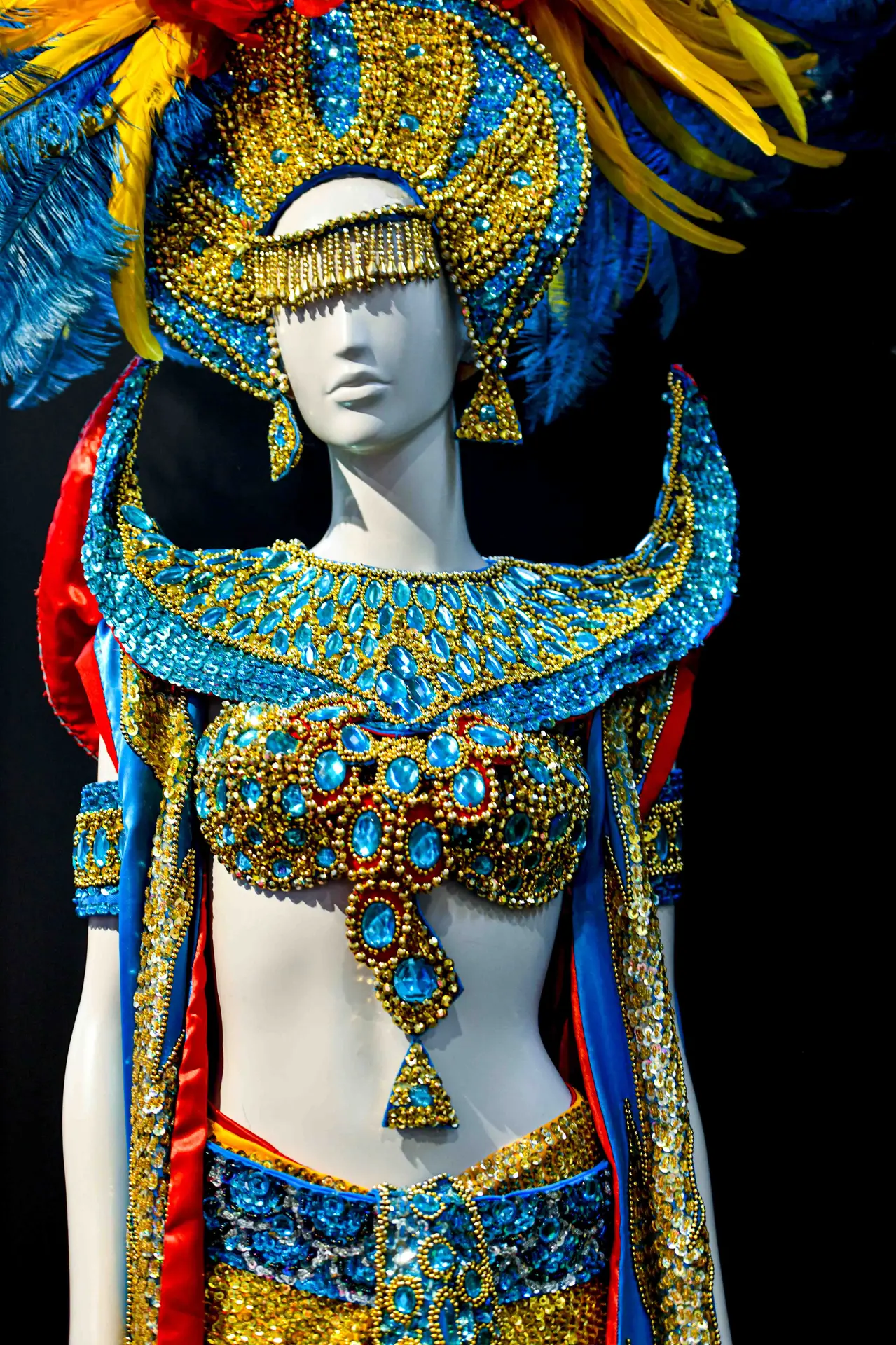 Exposition Cabaret, Habiller le rêve