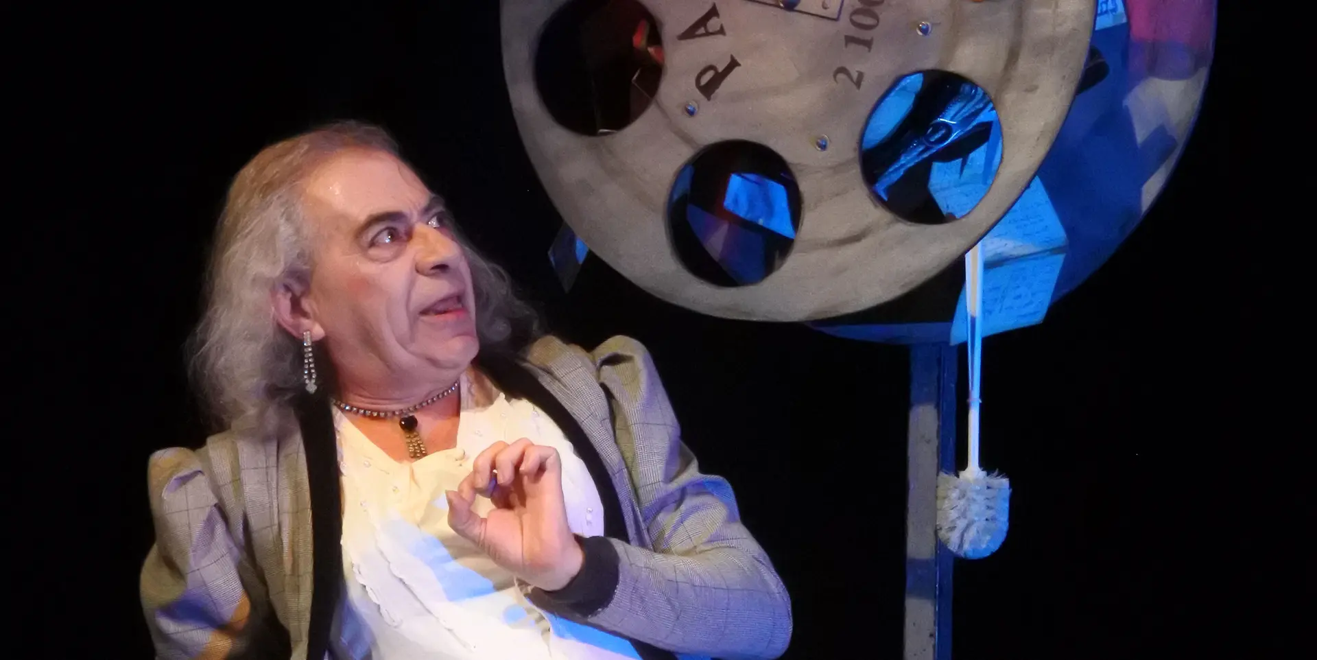 Spectacle au théâtre des Chartreux Cie equivog