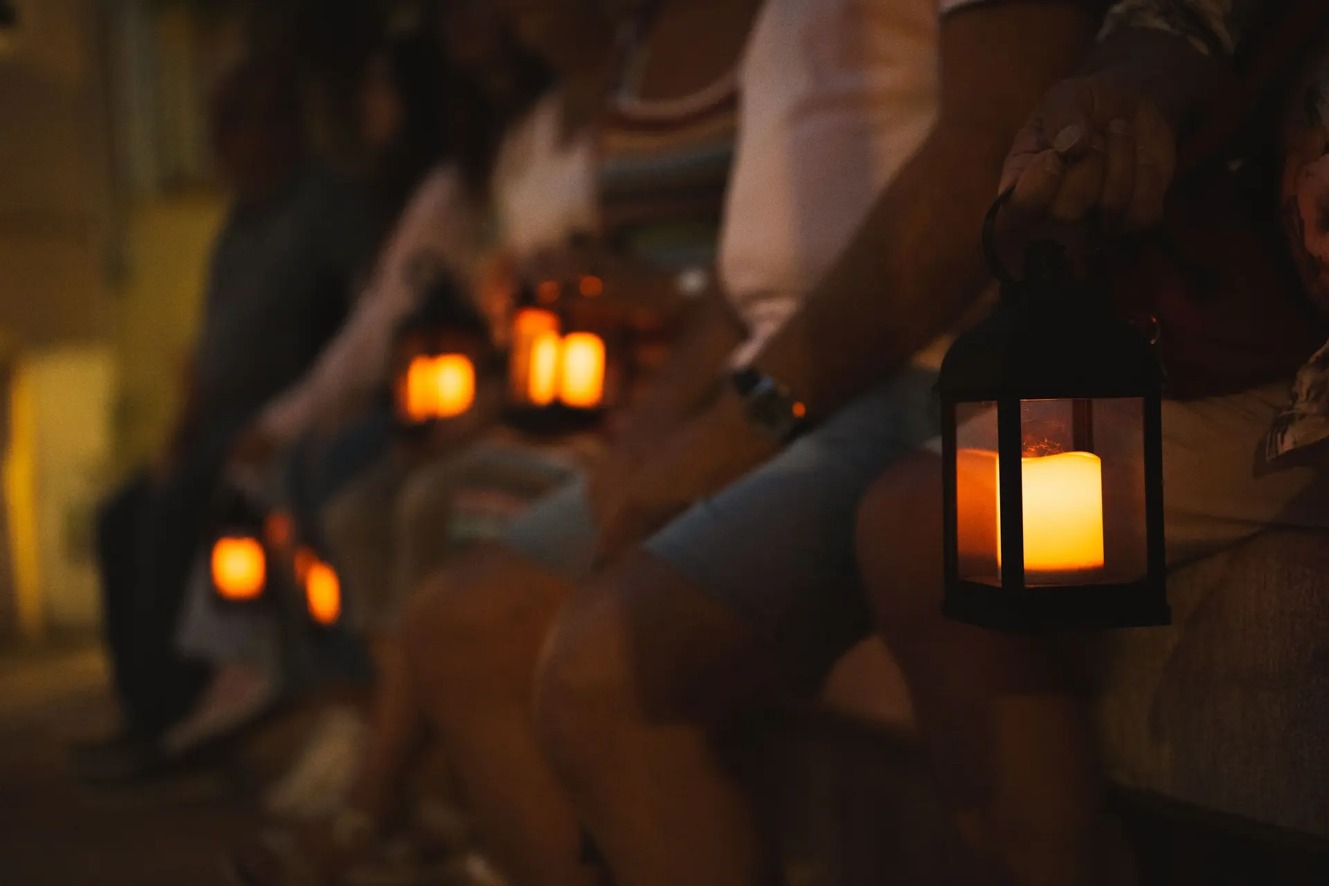 Nocturne médiévale : Roca Brunae à la lueur des lanternes_Roquebrune-sur-Argens