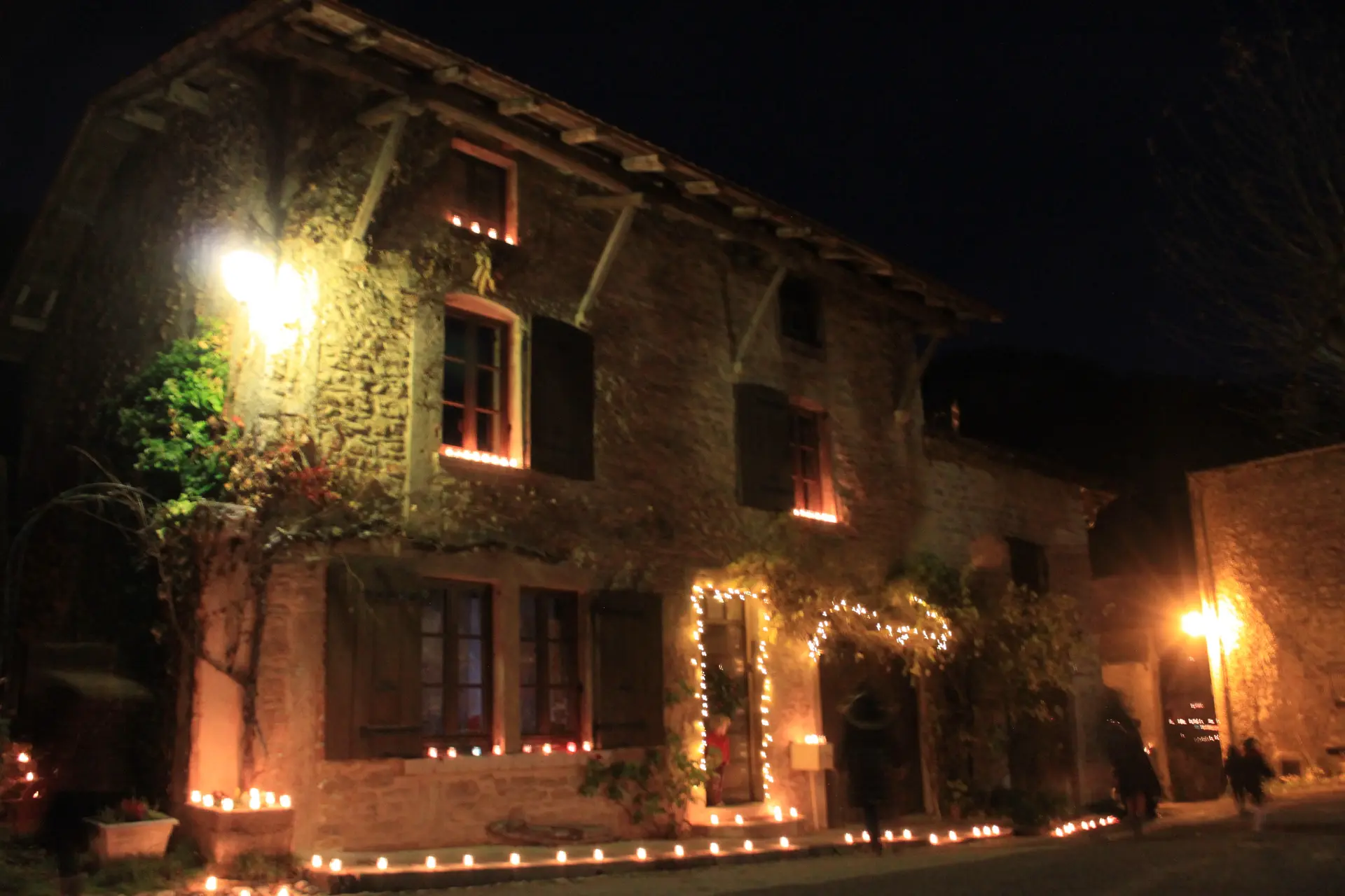 illuminations à la bougie 8 décembre à St-Sorlin-en-Bugey