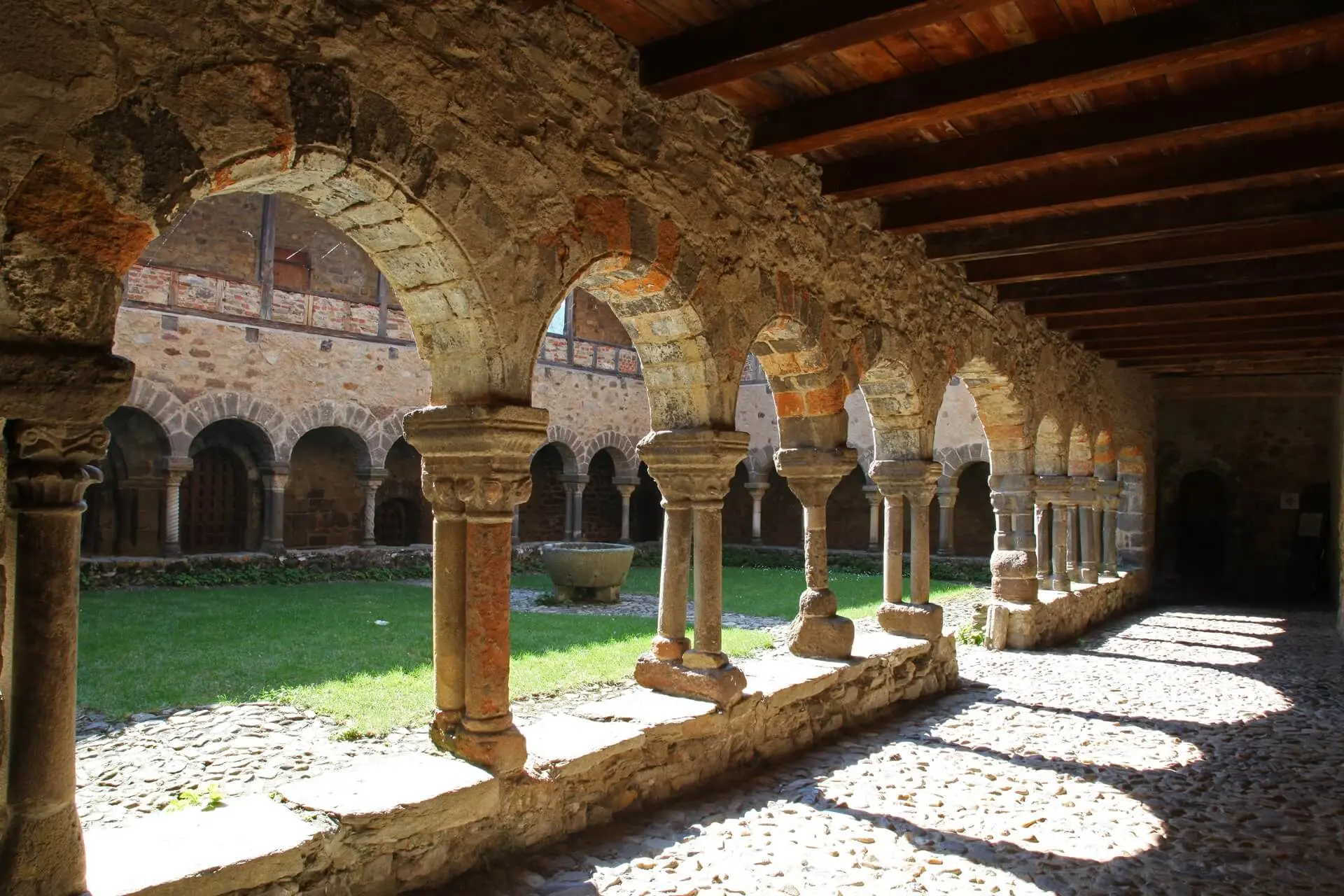 Cloître de Lavaudieu
