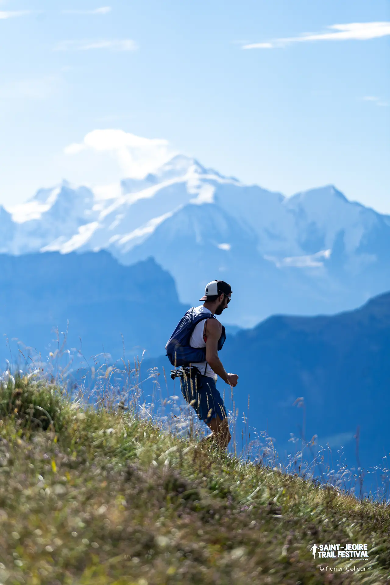 Un coureur en pleine course sur les chemins du Môle