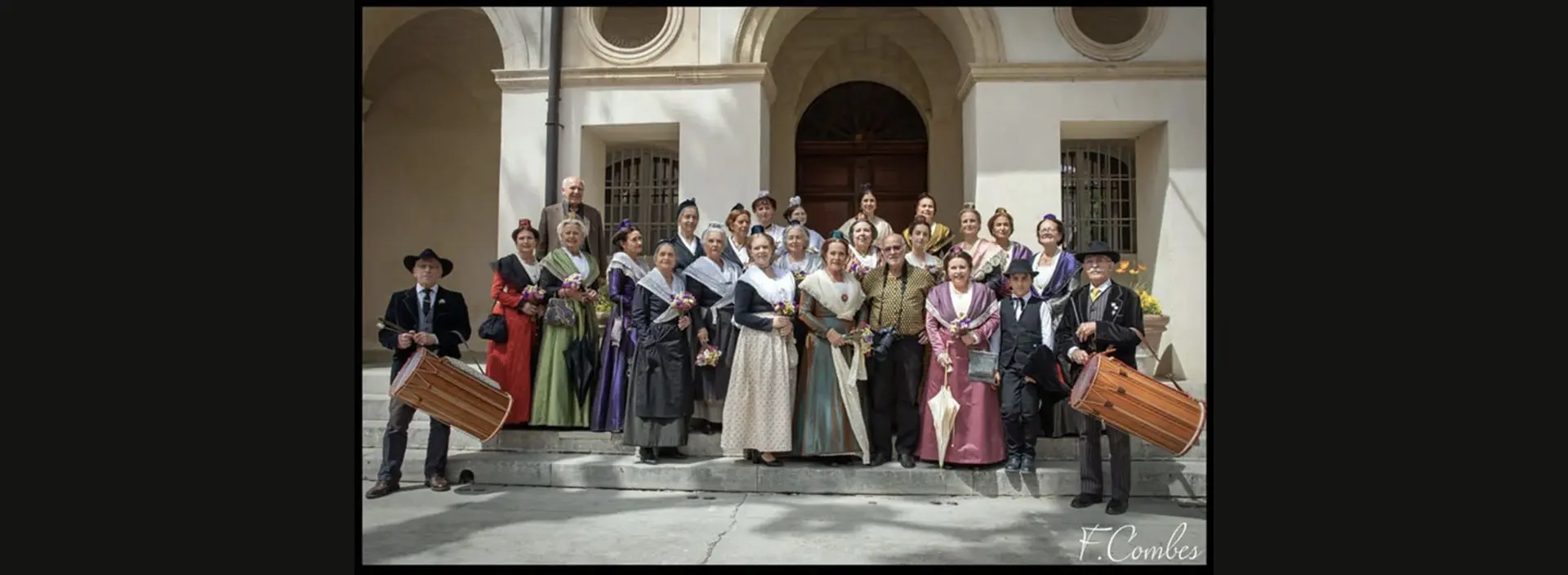 Photo des rencontres de la photographies avec un défilé d'arlésienne