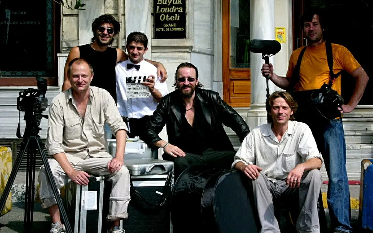 film crossing the bridge