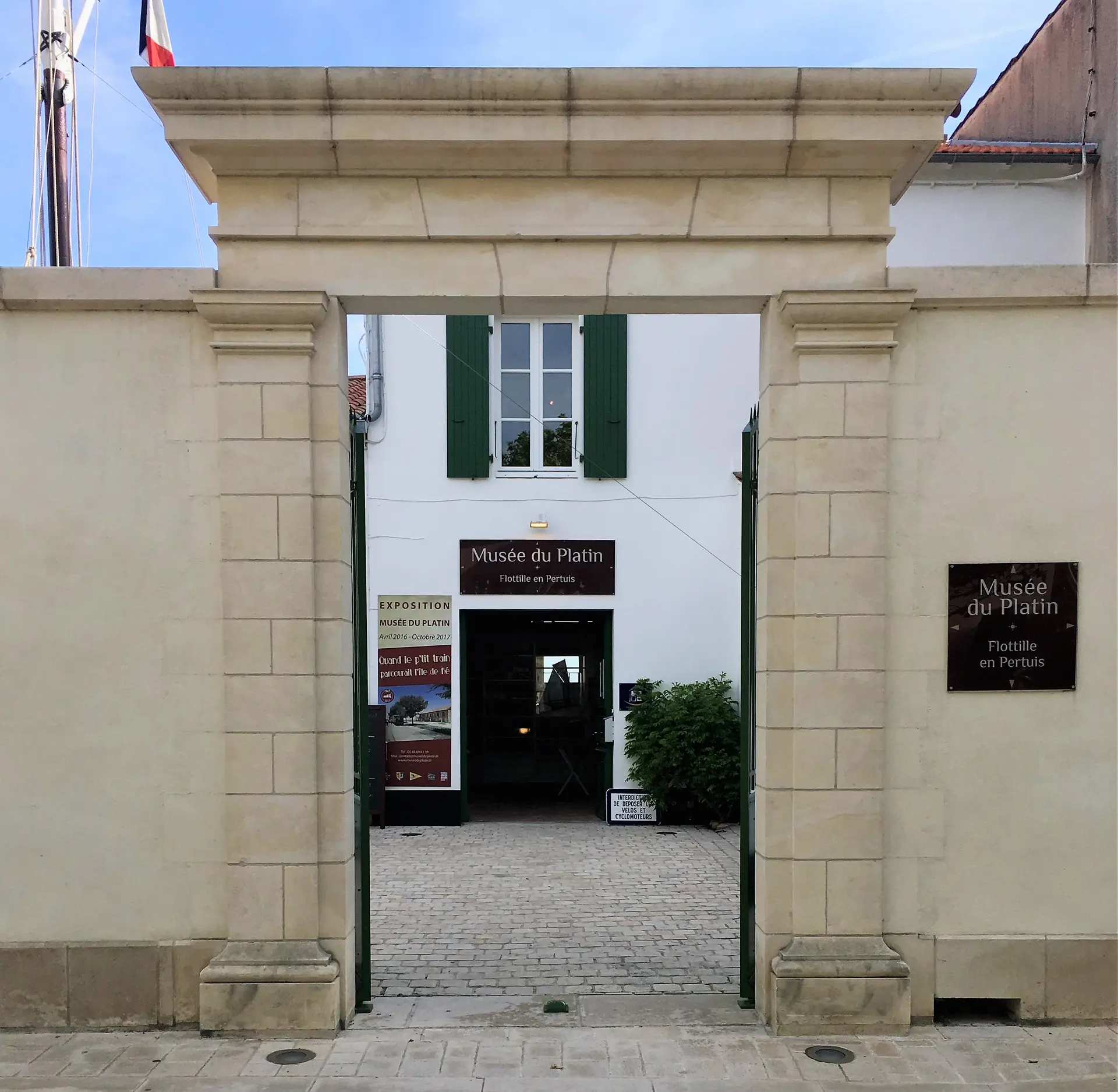 Eingang zum Platin-Museum