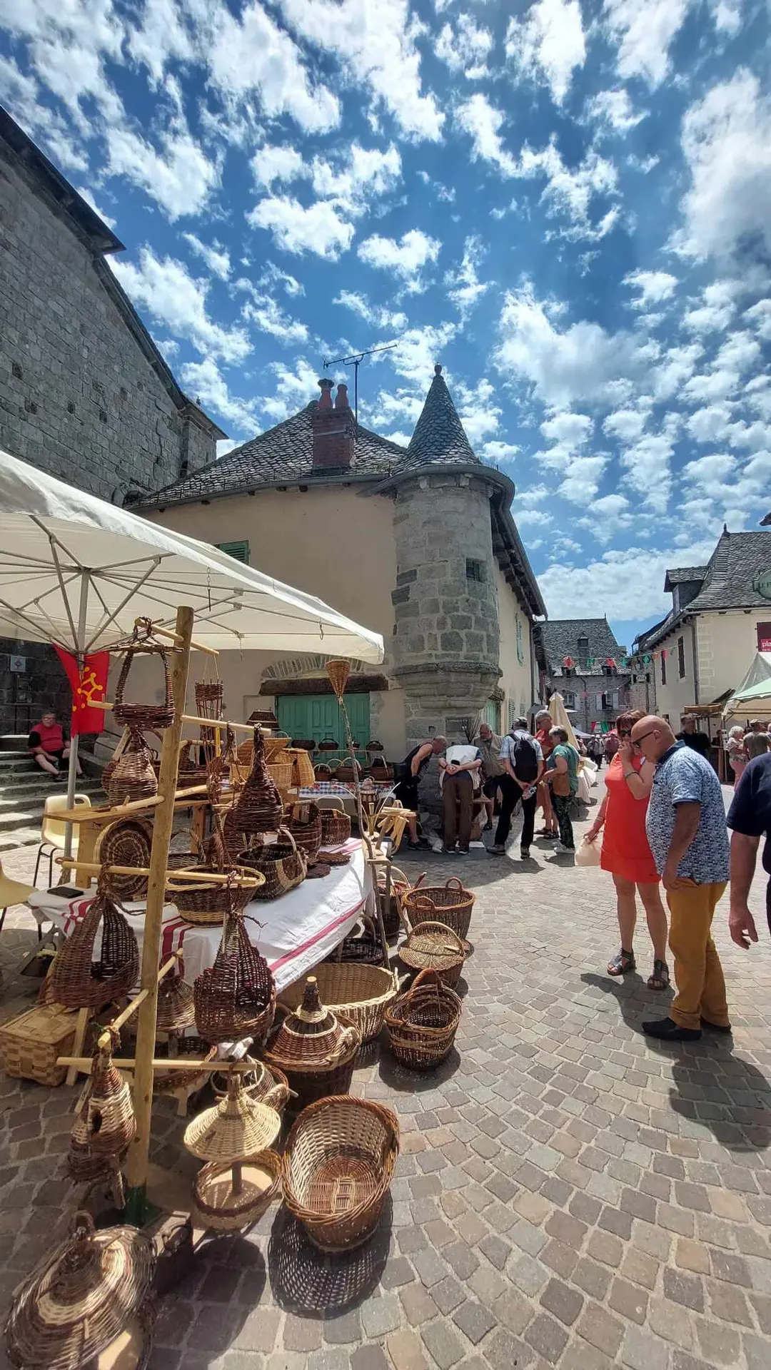 Rue Marcellin Boule devant l'église