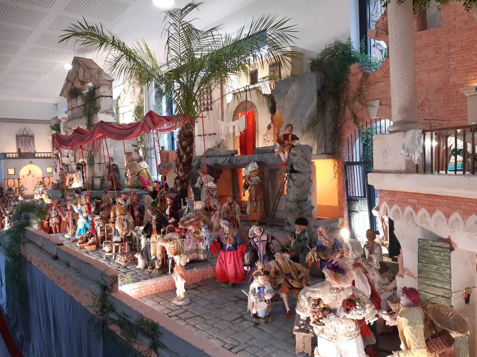 La Crèche napolitaine de Christian Léandre Ganga : entre exubérance baroque, dévotion populaire et théâtralité profane_Gassin