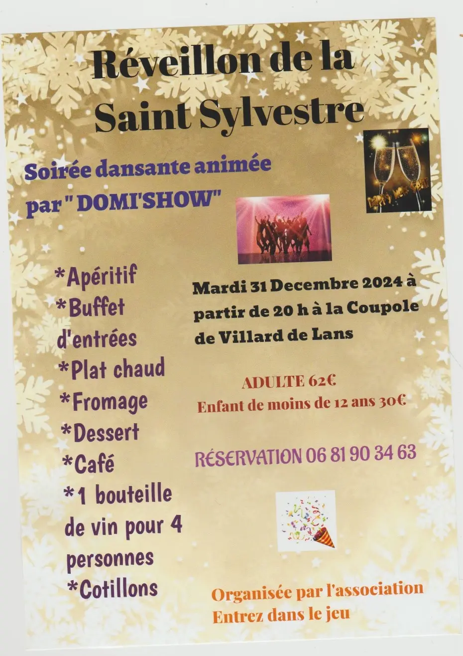Affiche dorée avec des verres de champagne et des flocons de neige