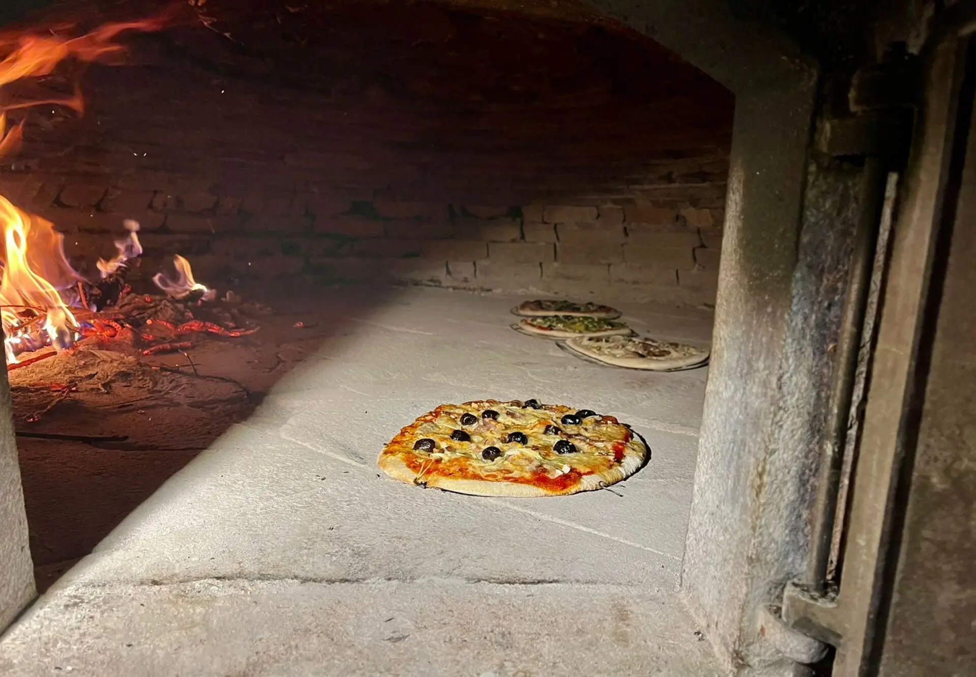 pizza au four à bois
