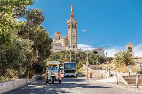 Tuk Tuk tour around Notre Dame