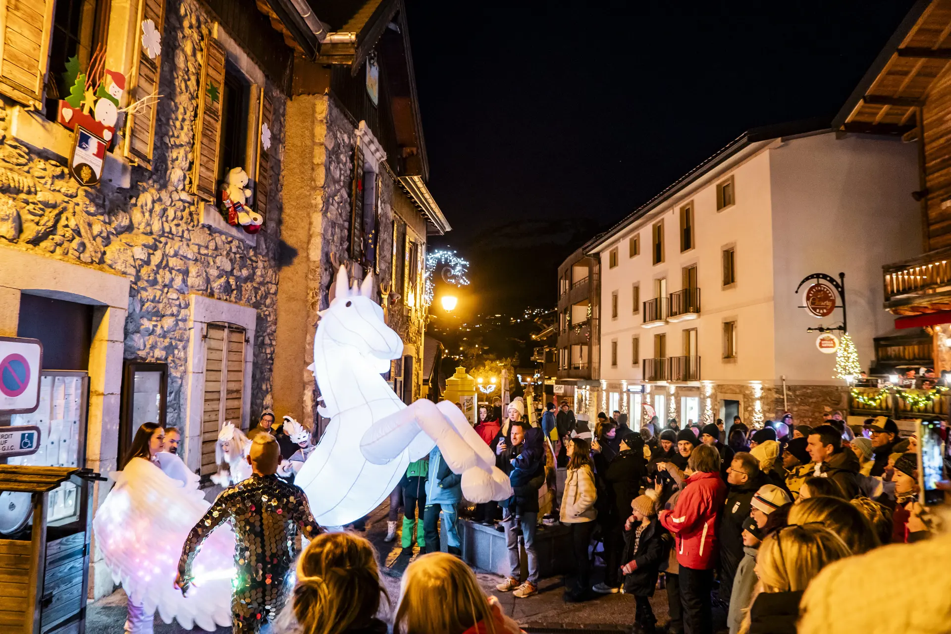 Parade fantastique et lumineuse_Châtel