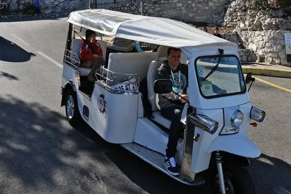 Tuk Tuk tour around Notre Dame