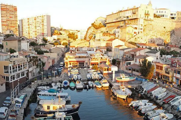 Tuk Tuk tour around Notre Dame