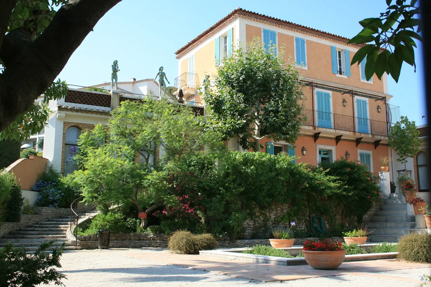 La Villa Ariane : Bibliothèque de la ville de Cassis