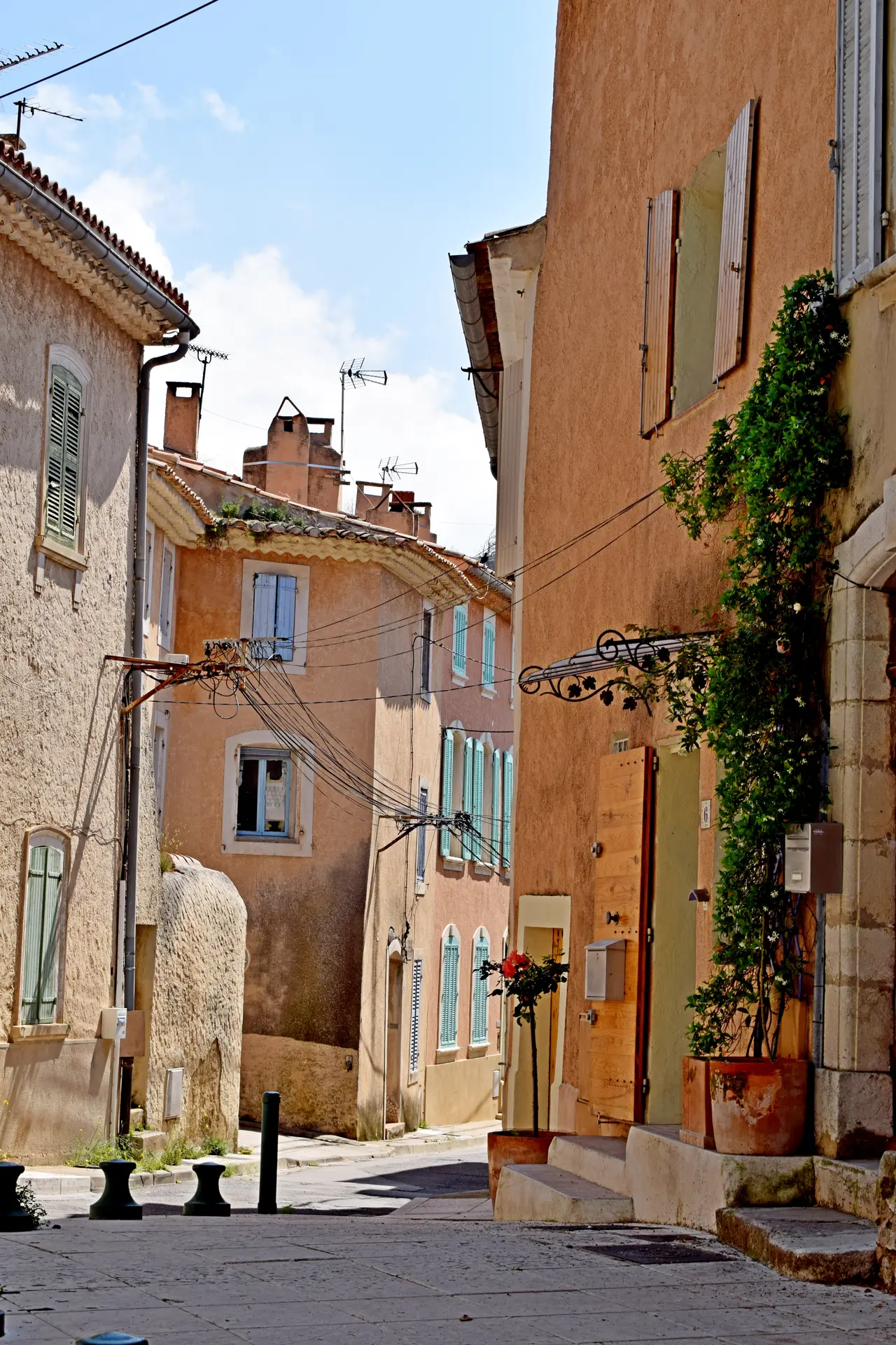 rue du Vallon des roses, vieux village
