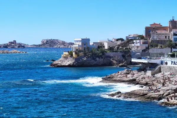 Tuk Tuk tour around Notre Dame
