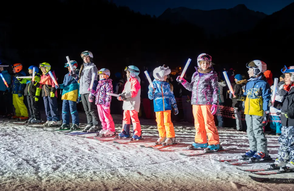 Féeries d'hiver : ski nocturne sur piste éclairée_Les Orres