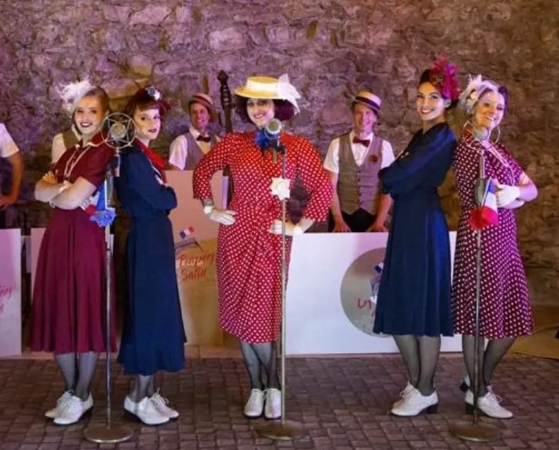 Les Poupées de Satin
