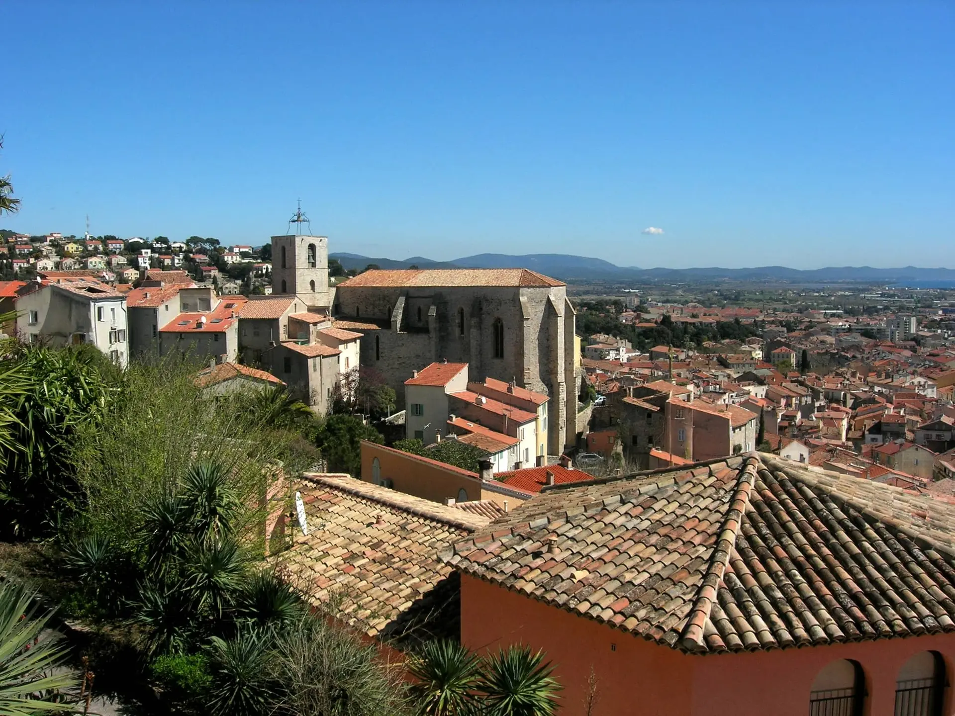 Hyères au fil du temps (visite guidée)