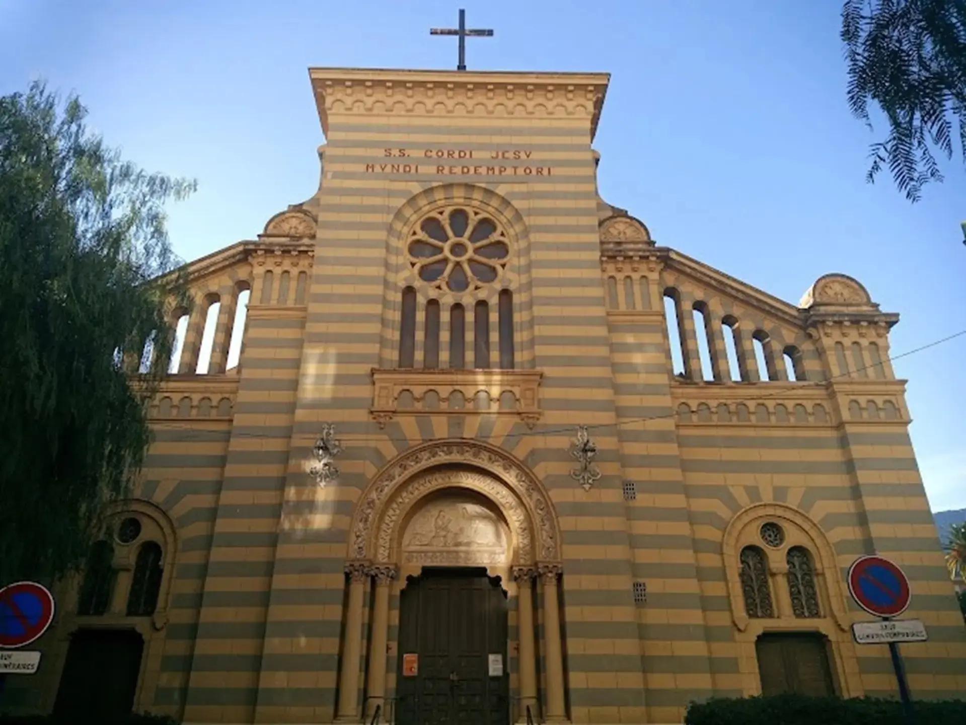 Façade de l'église du Sacré coeur