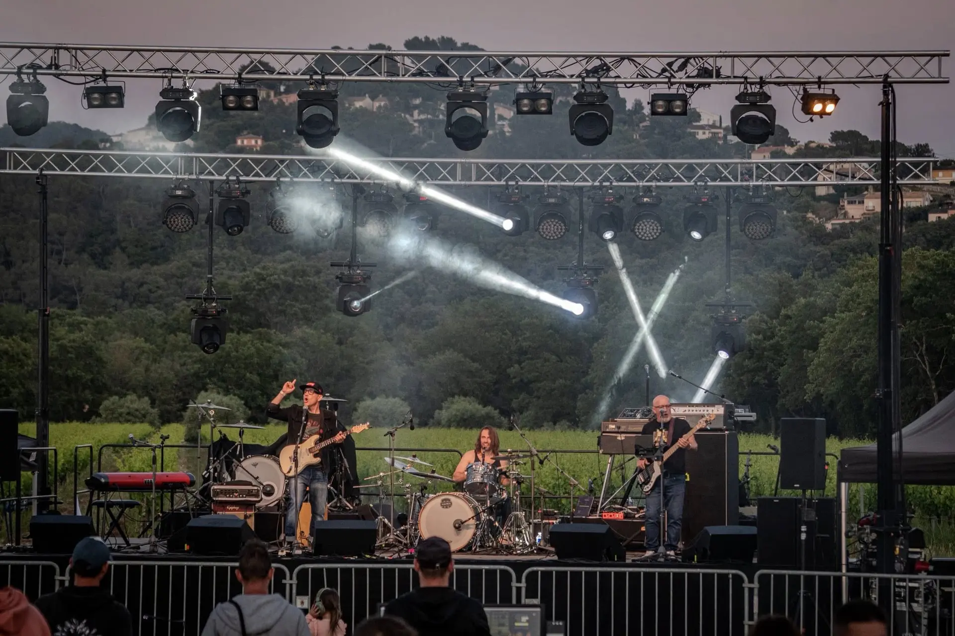 Scène musicale au festival Rock and Wine