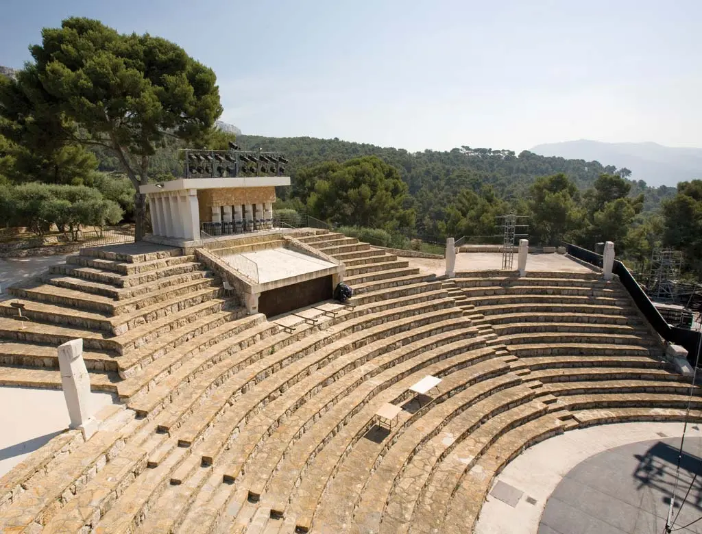 SPECTACLE-chateauvallonElia