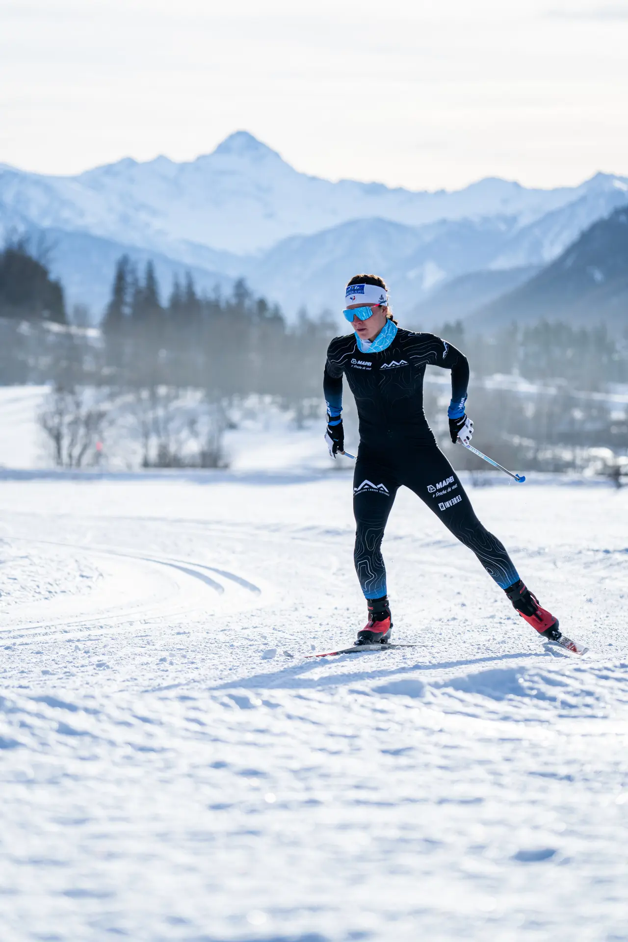 Ski nordique sous la pleine lune
