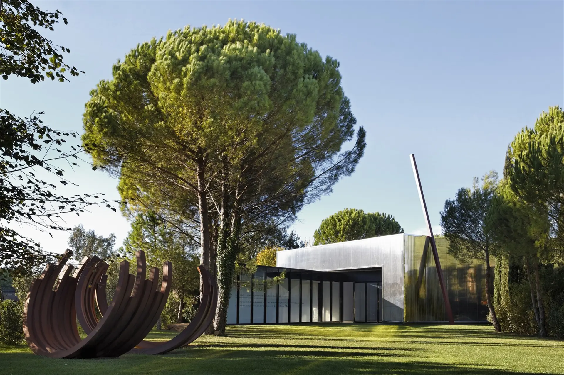 Fondation Bernar Venet