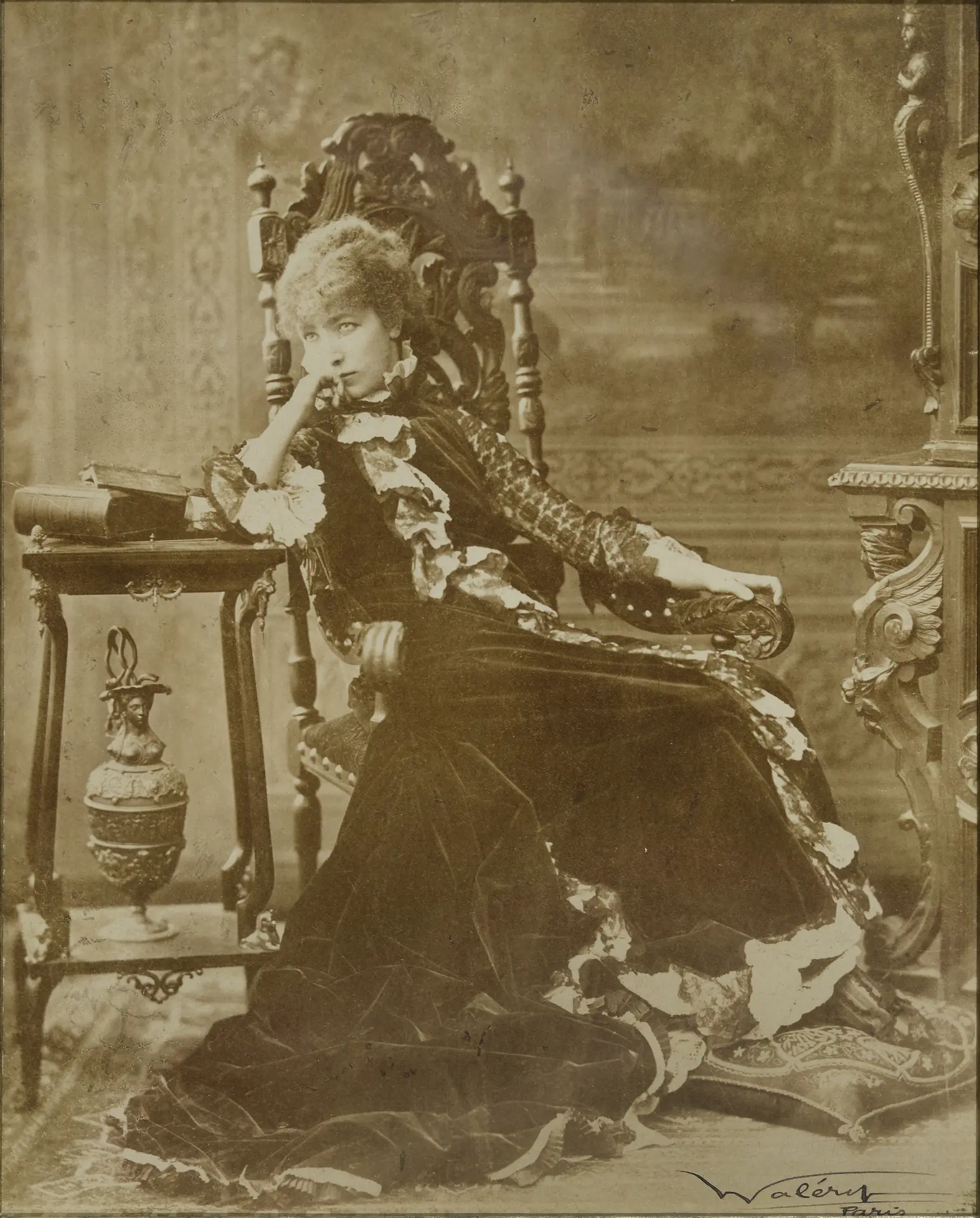 Sarah Bernhardt dans l'Etrangère, 1876