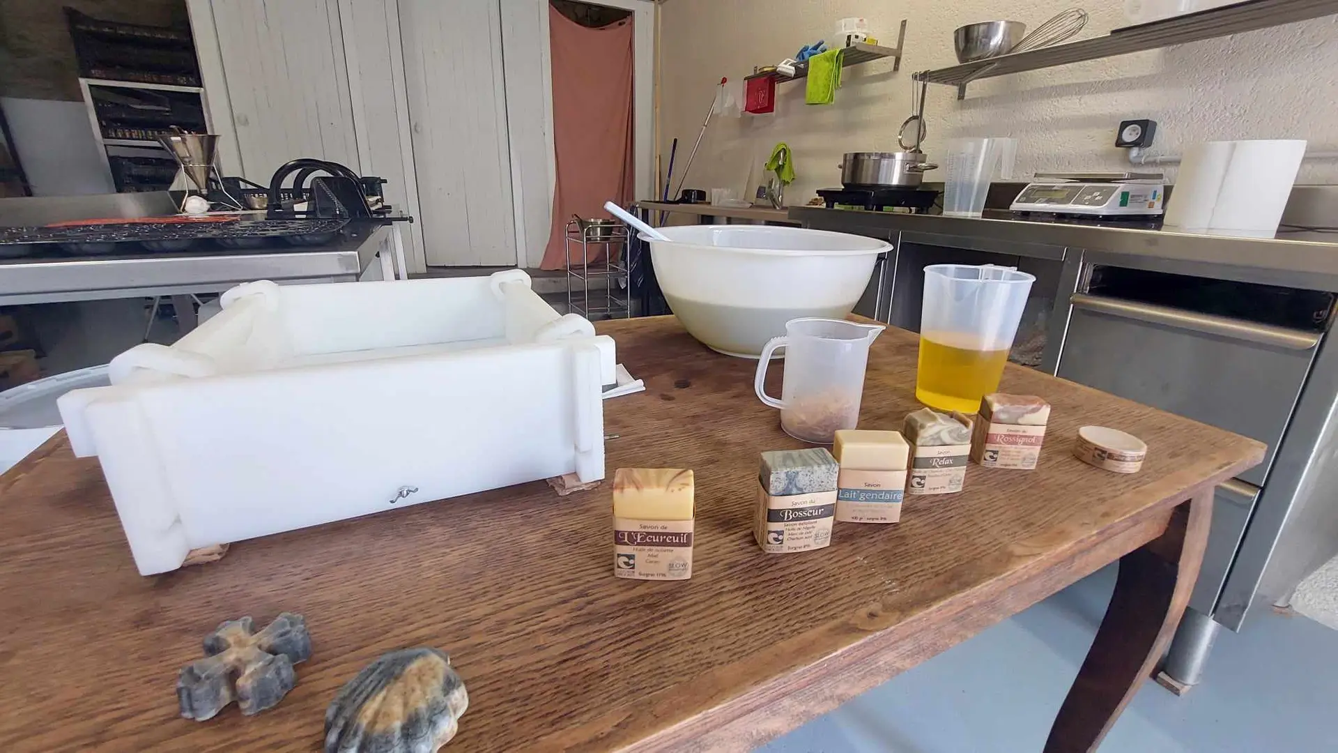 Démonstration de fabrication de savons artisanaux