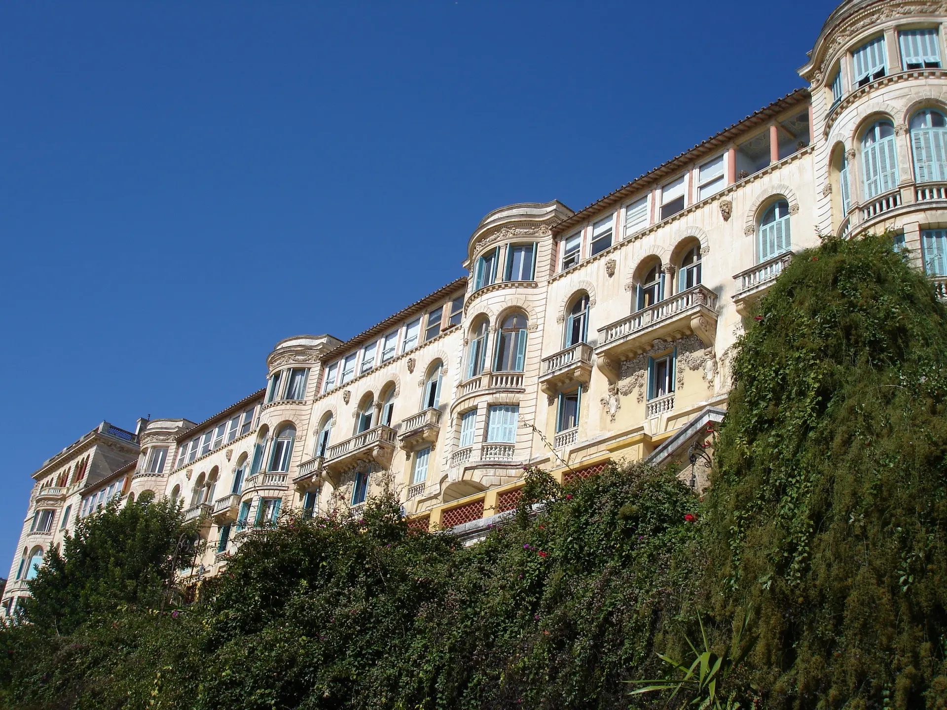 Riviera Palace