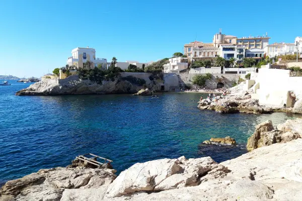 Randonnée/jeu de pistes - Anses et calanques urbaines