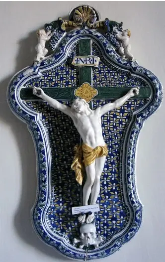 Christ en croix en faîence