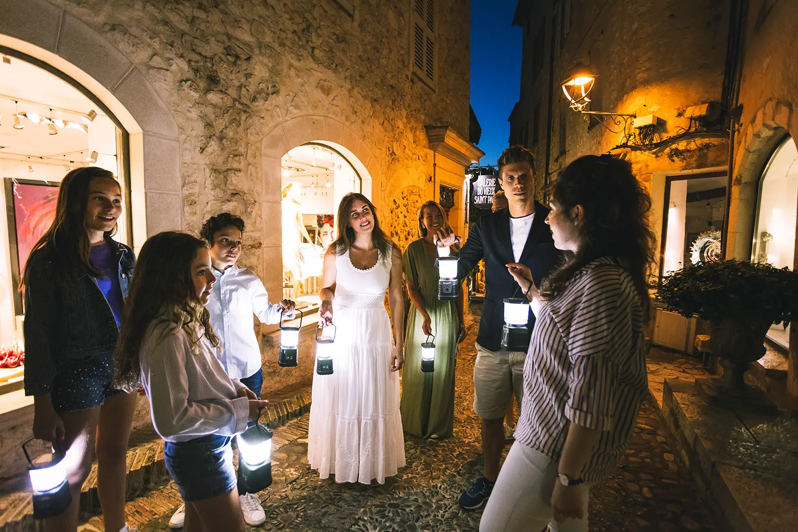 La visite nocturne à la lanterne