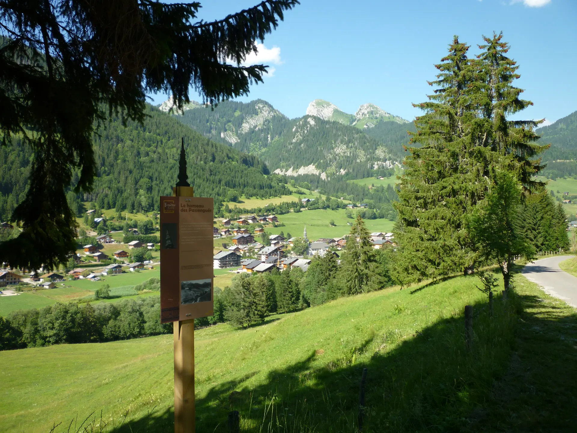 Vue sur le hameau des Passengués