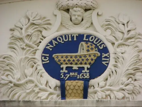 Visite guidée autour du Château-Neuf suivie d’un goûter au Pavillon Henri IV : 11 avril_Saint-Germain-en-Laye