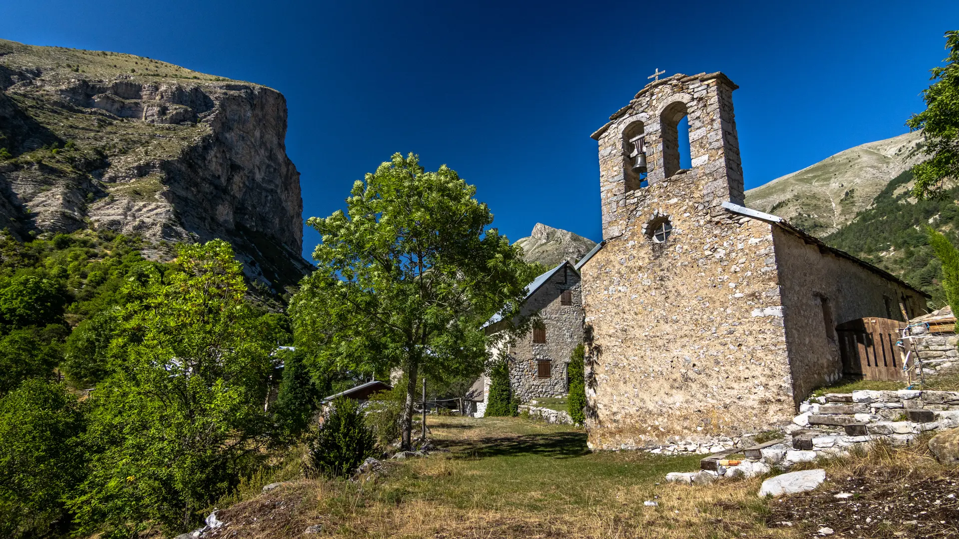 Eglise du hameau d'Aurent