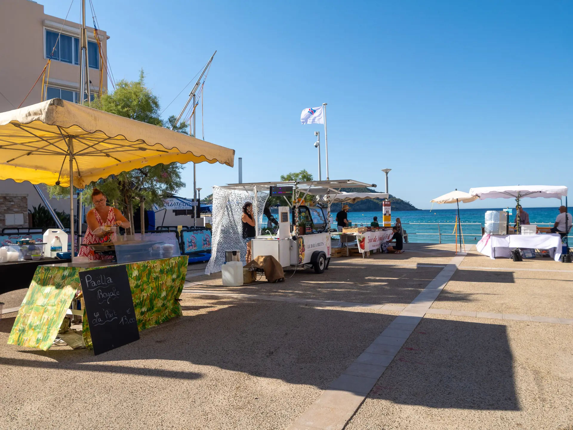 Marché Les Pieds dans l'eau_Saint-Cyr-sur-Mer
