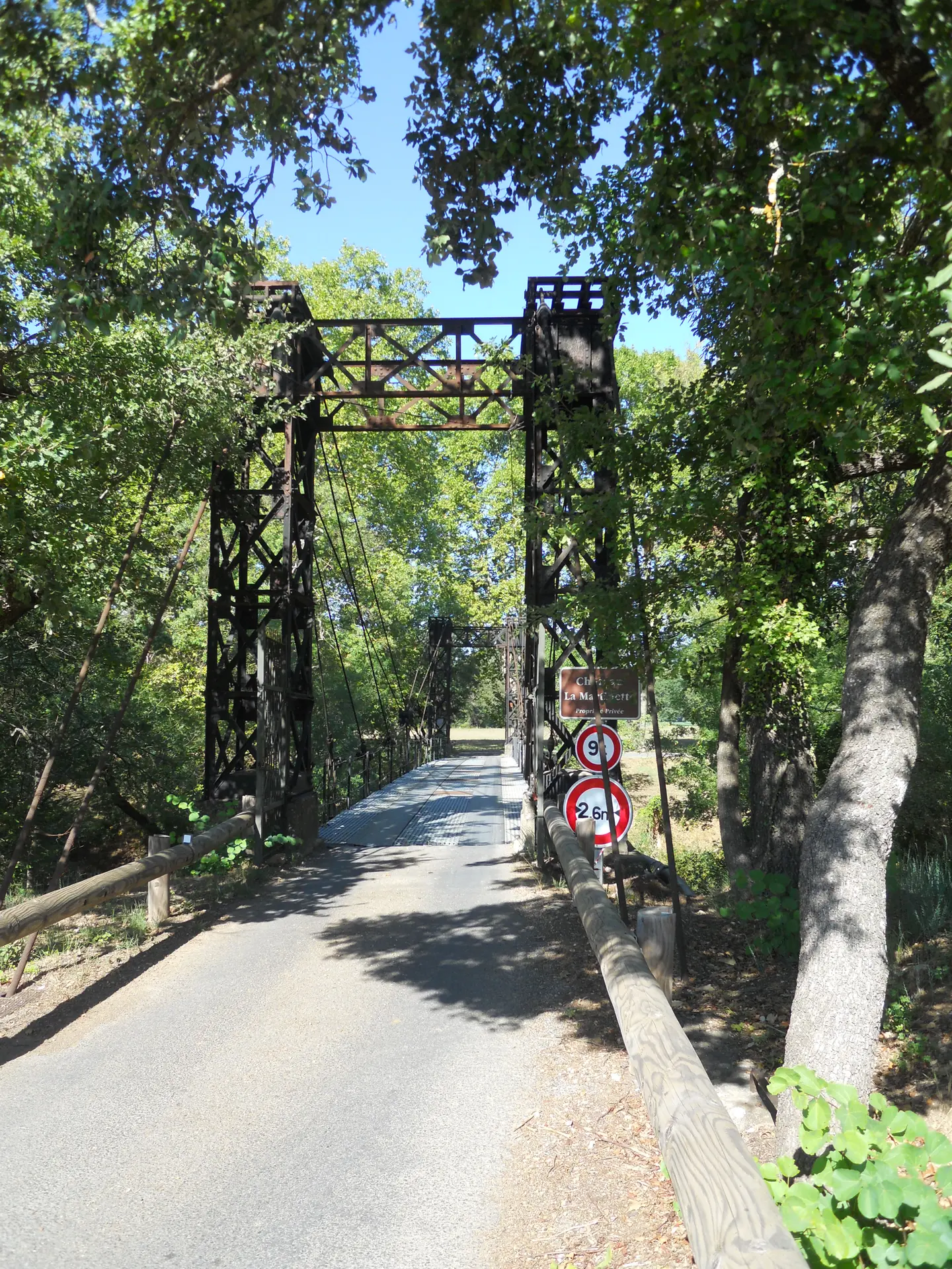 Le pont Eiffel - Château La Martinette