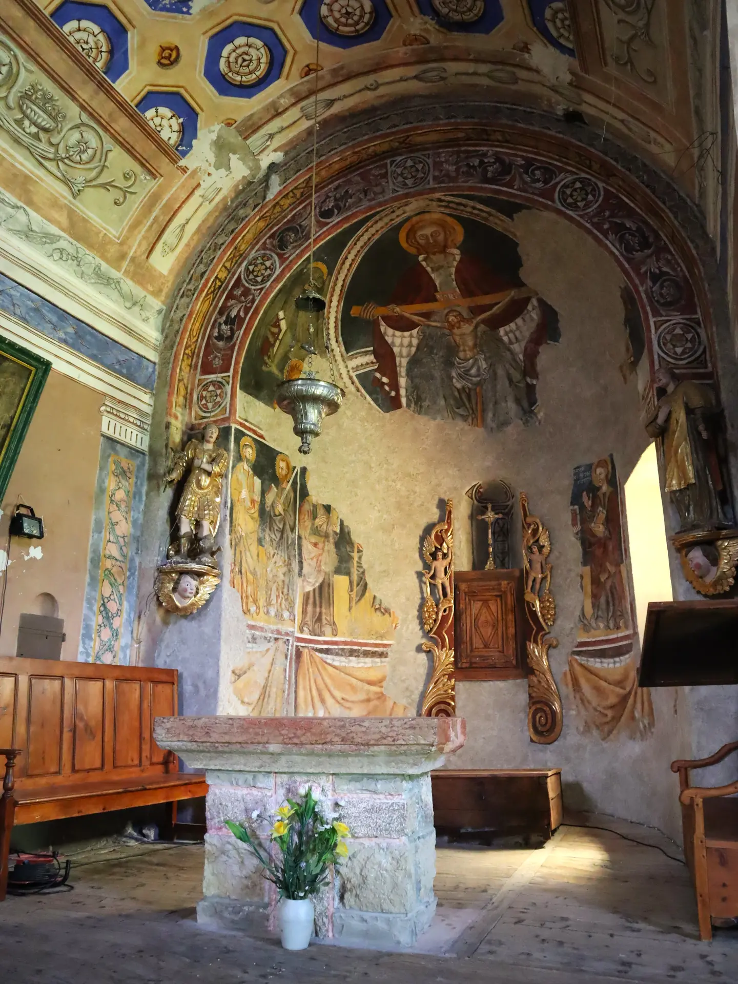 Intérieur de la chapelle Saint-Pancrace