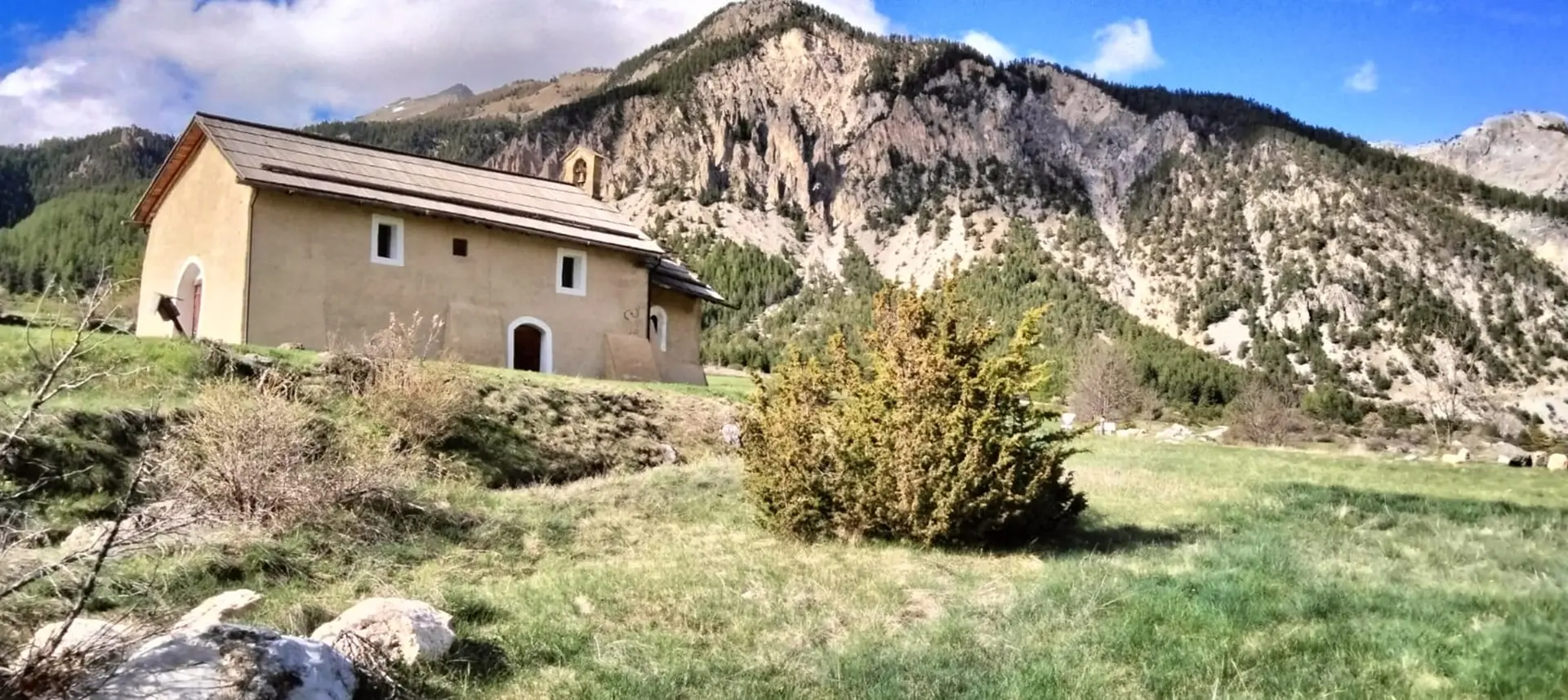 Chapelle Saint-Hippolyte au pied du col de l'Echelle